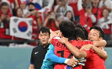 Lado B da Copa - Entre o campo e a guerra: a resistência do