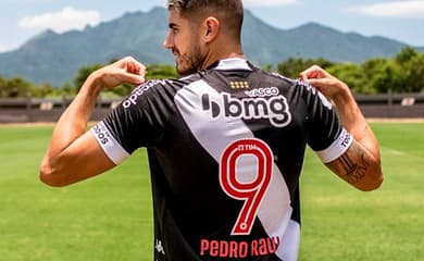 Santos assina pré-contrato com lateral-esquerdo do Vasco - Lance!