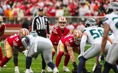 Quarterback mostra técnica do lançamento perfeito 