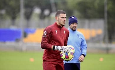 Ex-Corinthians, goleiro pode ser campeão da Champions League