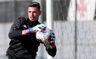 Vasco acerta a contratação do goleiro Ivan para temporada 2023 – Vasco da  Gama