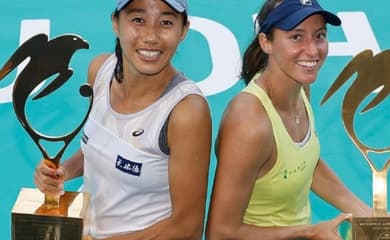 Luisa Stefani vence torneio feminino de duplas do WTA 1000 em