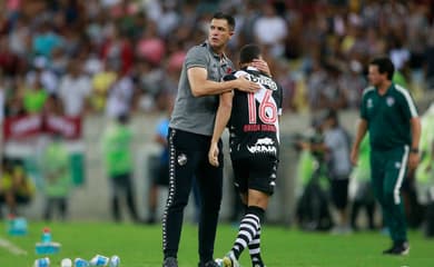 O que significa a cruz no escudo do Vasco? - Lance!