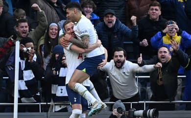 Inglês: Tottenham goleia e entra na zona de classificação da