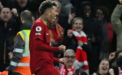 Porque Salah e Mané brigaram? Firmino conta tudo em livro