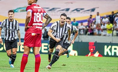 E agora, Inter? Thiago Galhardo assiste a jogo do Ceará ao lado do  presidente do clube - Lance!