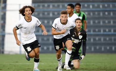 Corinthians goleia a Portuguesa na Fazendinha e assume a liderança