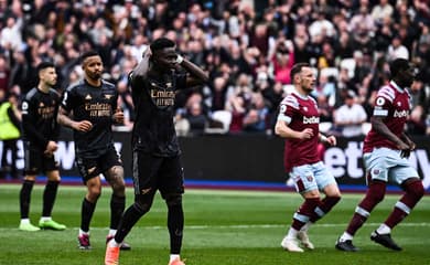 Tottenham busca empate duas vezes em clássico contra o Arsenal pelo Inglês