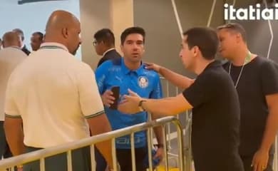 Saiba o que motivou Abel Ferreira a tomar celular de repórter após o jogo  de ontem