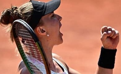 Bia Haddad perde para Iga Swiatek na semifinal de Roland Garros