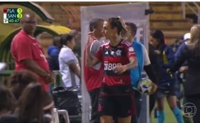 Capitã do Corinthians abre o jogo sobre o futebol feminino: 'A gente ainda  não chegou onde gostaria