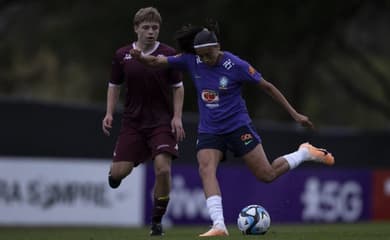 Seleção feminina encerra último período de preparação no Brasil