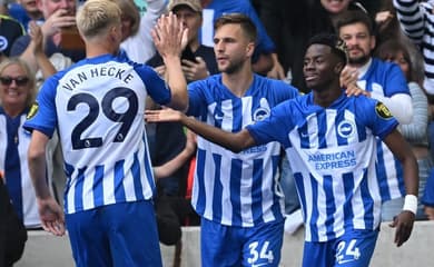 Premier League: capitão do Luton Town desmaia no gramado em partida contra  o Bournemouth - Lance!