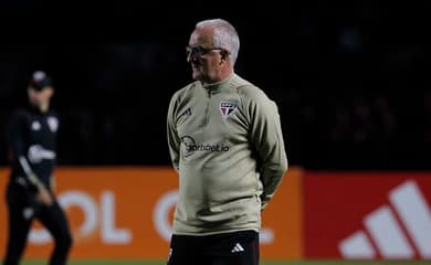 Dorival dispara contra arbitragem após empate do São Paulo em clássico:  'Foi lamentável o que aconteceu aqui hoje' - Lance!