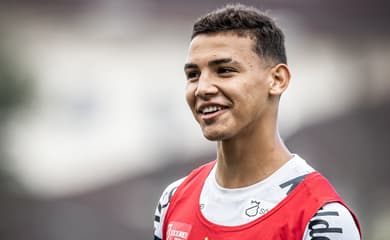 Arsenal apresenta proposta para contratar artilheiro do Campeonato