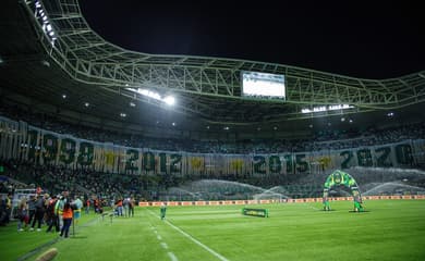 Torcida do Palmeiras prepara mosaico para jogo diante do Deportivo Pereira  - Lance!