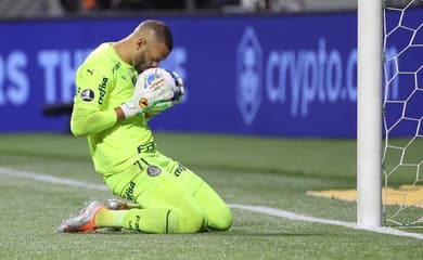 Sofascore Brazil on X: 🔎 Curiosidade: Weverton não defende pênaltis em  tempo normal com a camisa do Palmeiras desde o dia 02/11/2019, em vitória  do time contra o Ceará por 1-0 pelo