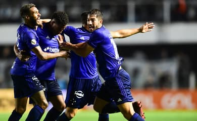 Cruzeiro e Santos raposa vence e assume ponta do Brasileirão