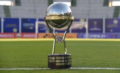 Uruguai goleia e entra no G4 das eliminatórias - CONMEBOL