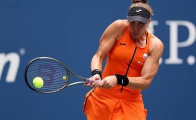 Em jogo de três horas, Bia Haddad desperdiça 6-3 e 3-1 e cai na estreia do  WTA de Pequim