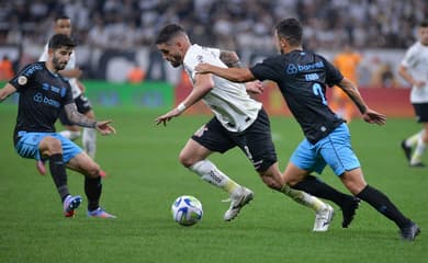 Em jogo de oito gols, Corinthians e Grêmio ficam no empate em