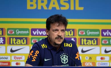 Técnicos brasileiros ex-Seleção dividem a liderança do Campeonato