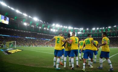 Brasil perde para a Argentina, no Maracanã, em jogo marcado por confusão e  expulsão polêmica - Jogada - Diário do Nordeste