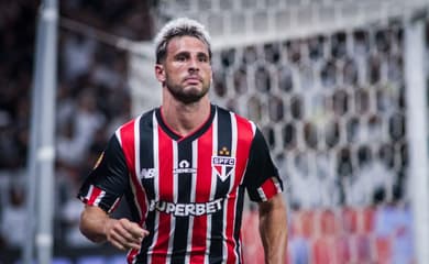 VAI JOGAR OU NÃO? Jornalista revela situação de Calleri