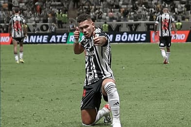Paulinho celebra gol pelo Atlético-MG em partida contra o Fluminense, pela 30ª rodada do Campeonato Brasileiro 2023