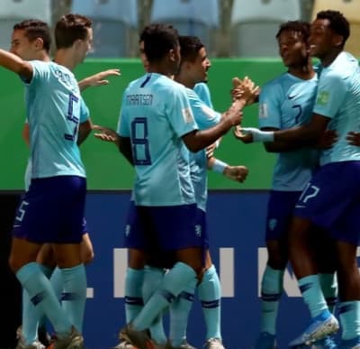 Com hat-trick de atacante, Holanda vence a Nigéria e avança no Mundial Sub-17