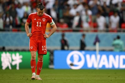Após derrota de Gales na Copa do Mundo, Bale vai às lágrimas: ‘Lutamos até o fim’