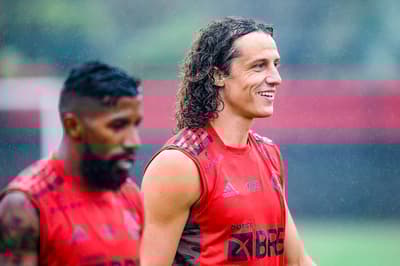 EXCLUSIVO: David Luiz exalta reencontro com Rodinei em jogo da Champions