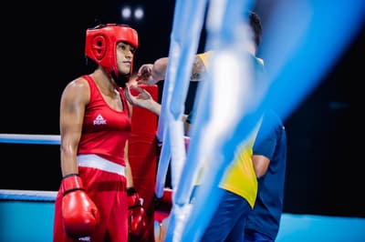 Mundial de Boxe feminino: Bárbara Santos avança às quartas; duas brasileiras são eliminadas