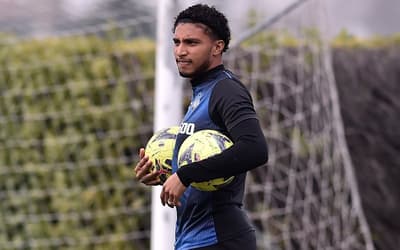 Quem é Éderson, escolhido por Ancelotti após corte de Wesley?