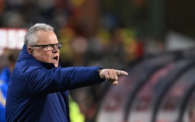 Técnico da Suécia não pensa em remarcar jogo contra a Bélgica por ataques terroristas: 'Para onde vai este mundo?'
