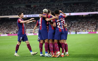 Treinador campeão da Champions League e Copa do Mundo recusa o Chelsea e espera acertar com o Barcelona