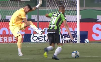 Web diverge sobre lesão de João Paulo e gol 'maluco' do América-MG sobre o Santos