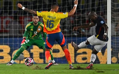 Com golaço de Valencia, Equador vence a Colômbia pelas Eliminatórias