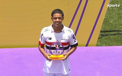 Artilheiro gelado e decisivo: Ryan Francisco é eleito craque da Copinha 2025