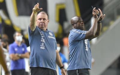 Em crise, Guarani contrata trio ex-Santos para tentar salvar temporada