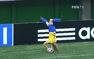 Pode fazer gol de lateral? O que diz a regra sobre o arremesso