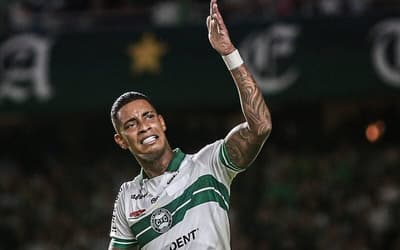 Coritiba reencontra atacante depois de saída polêmica por apostas esportivas