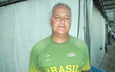 Treinador da Seleção Brasileira de handebol fica preso no Irã: 'Sensação de impotência'