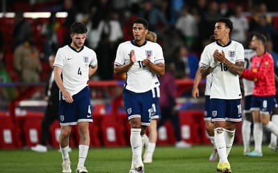 Inglaterra não poupa jogadores envolvidos no Mundial e perde amistoso de virada