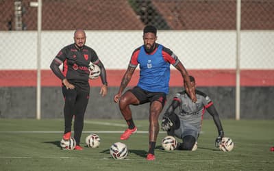 Histórias da Série B: ex-Cruzeiro tem passagem com Mbappé e superação no Atlético-GO