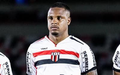 Alexandre Jesus, do Botafogo-SP, acusa jogador do Cuiabá de injúria racial na Série B