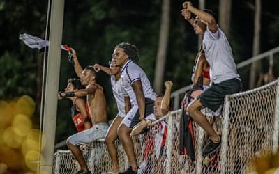 Torcida do Vitória esgota ingressos para jogo contra o Botafogo, no Barradão