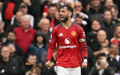 Manchester United vence Burnley por 3 a 2 e conquista primeira vitória na Premier League