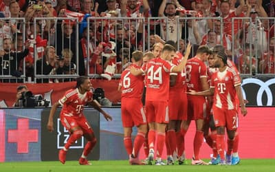 Harry Kane marca três, e Bayern de Munique goleia na estreia da Bundesliga