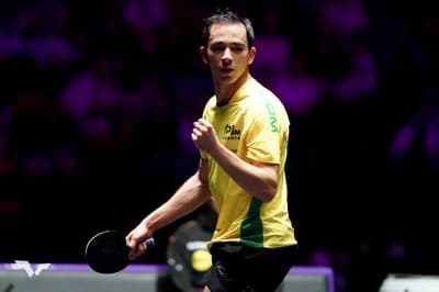 Fotos da vitória de Hugo Calderano nas quartas do WTT de Macau